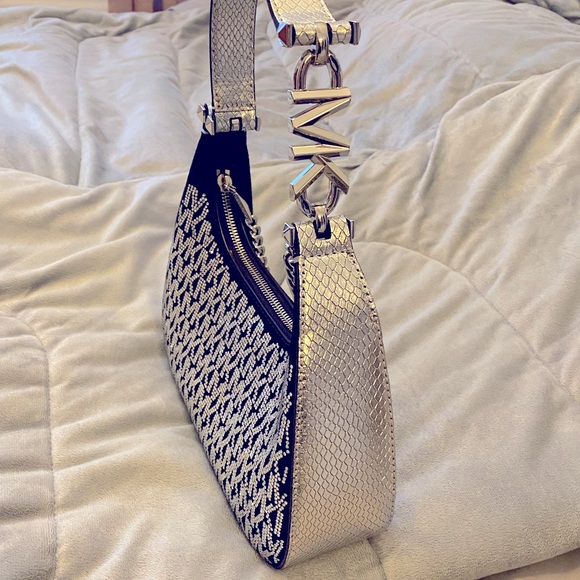 Michael Kors Authentic Special Edition Baguette. - Picture 4 of 9